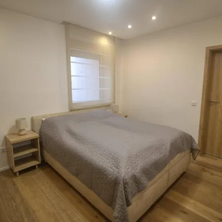 Pater Apartment *