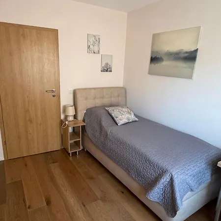 Pater Apartment *