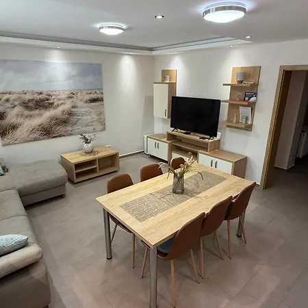 Pater Apartment *